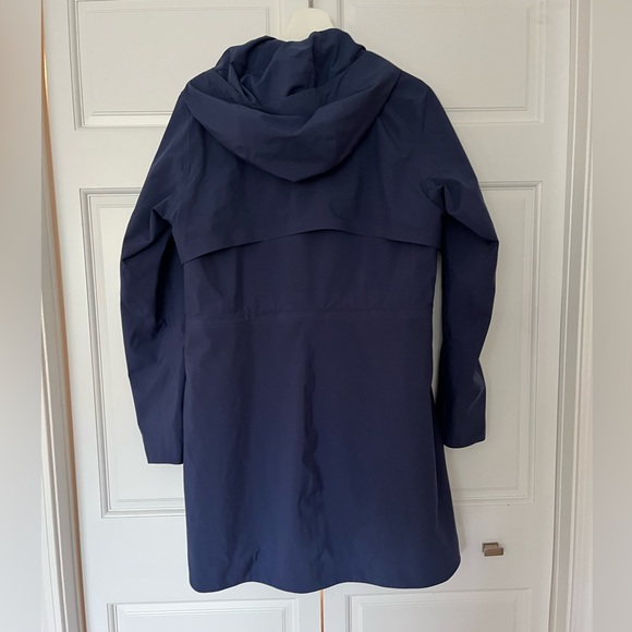 Lululemon Rain Rebel Jacket-Women’s -Night Sea - Picture 3 of 3